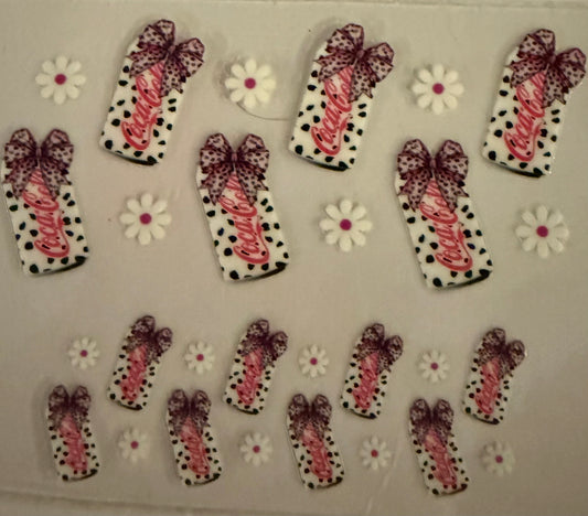 Uvdtf wraps Mini Stanley coke with polka dots and bows