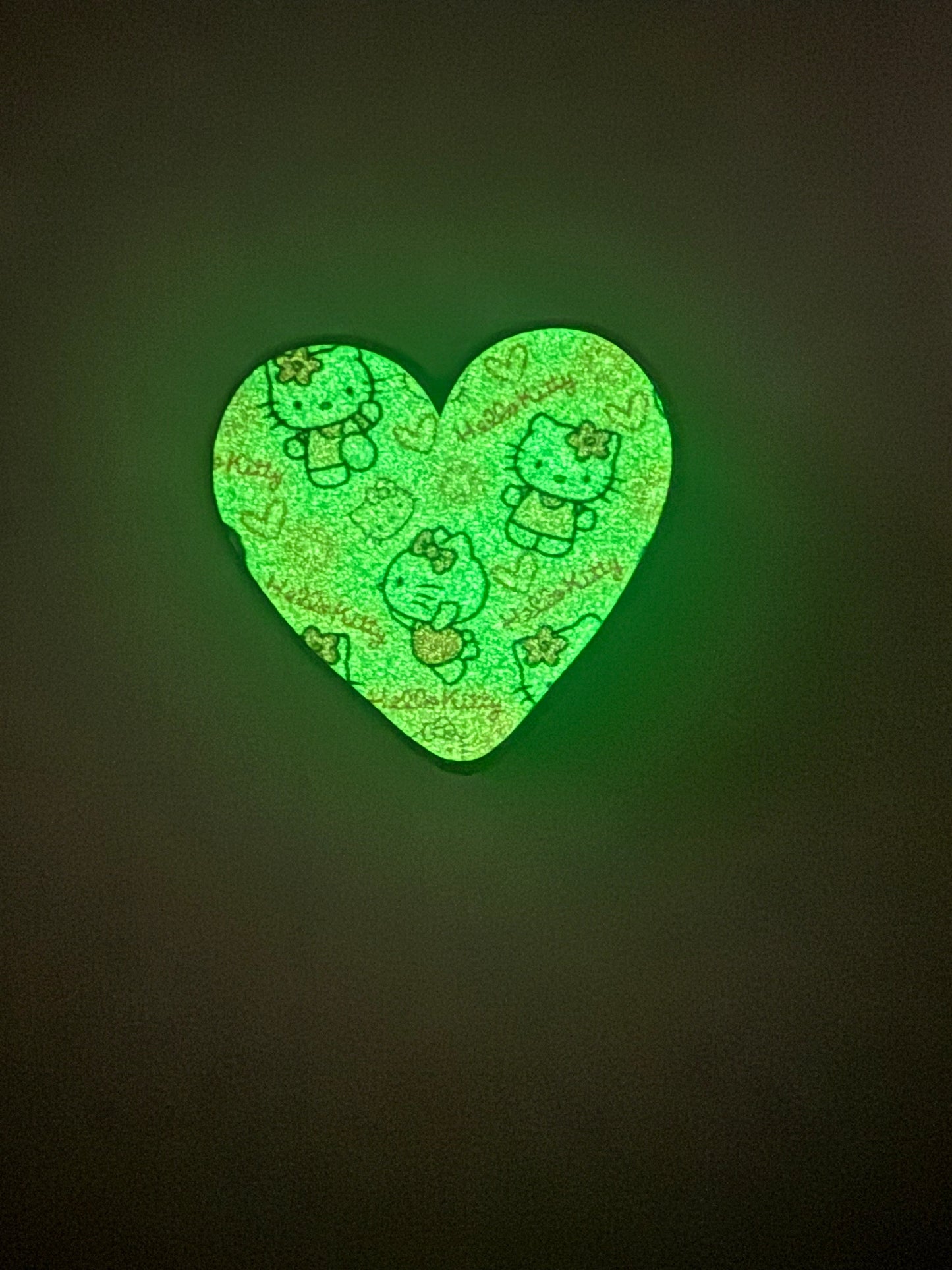 Focals 2d glow in dark hello kitty heart