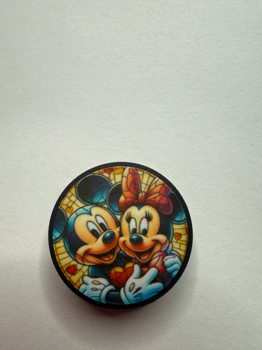 Focal 2d circle Mickey and Minnie together