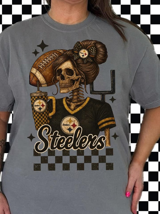 Custom t-shirt sports teams with skull